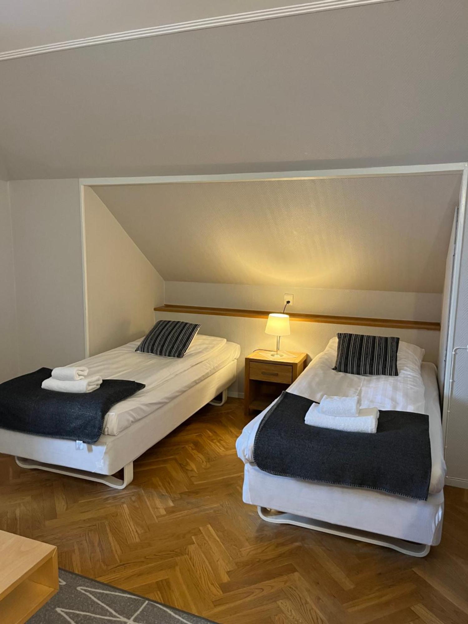 Vaesterhoejdsgarden Skövde Buitenkant foto