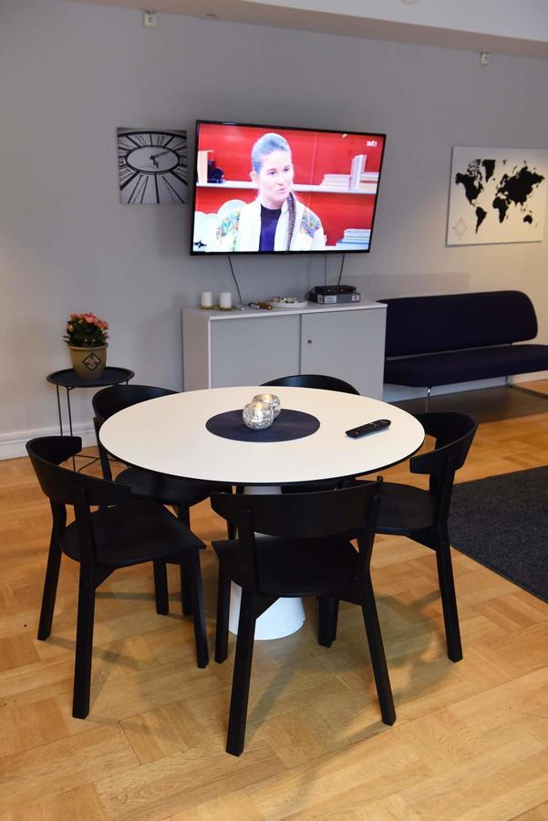 Vaesterhoejdsgarden Skövde Buitenkant foto
